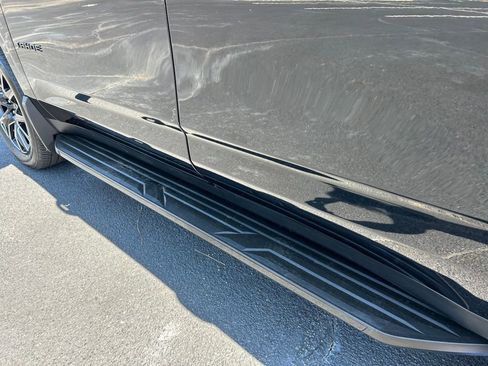 Used 2025 Chevrolet Tahoe LT w/ Comfort Package image 24