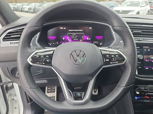 Certified 2024 Volkswagen Tiguan SE R-Line image 23