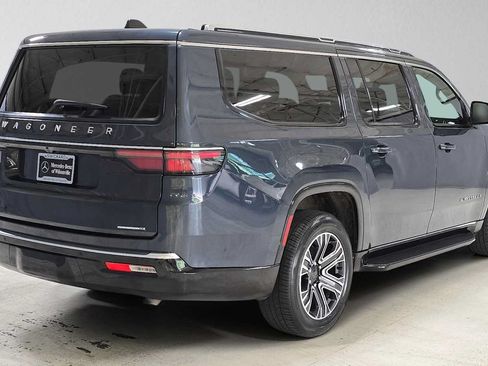 Used 2024 Jeep Wagoneer L Series II w/ Flexible Seating Group AWD/4WD image 6