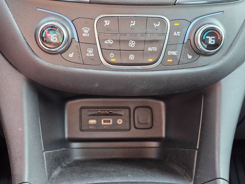Used 2023 Chevrolet Equinox LT AWD/4WD image 15