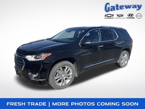 Used 2021 Chevrolet Traverse High Country w/ LPO, Floor Liner Package AWD/4WD image 1