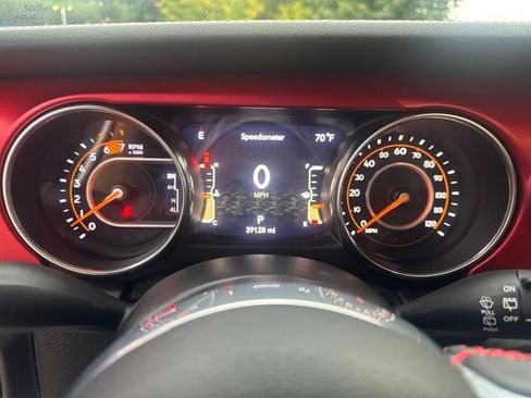 Used 2023 Jeep Wrangler Unlimited Rubicon w/ Cold Weather Group AWD/4WD image 26