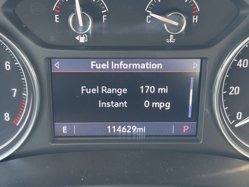 Used 2023 Buick Enclave Essence image 24