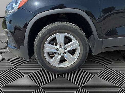 Used 2018 Chevrolet Trax LT w/ Driver Confidence Package AWD/4WD image 9