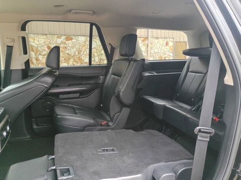 Used 2023 Ford Expedition XLT image 40