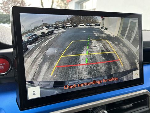 Used 2024 Toyota Tacoma TRD Off-Road image 16