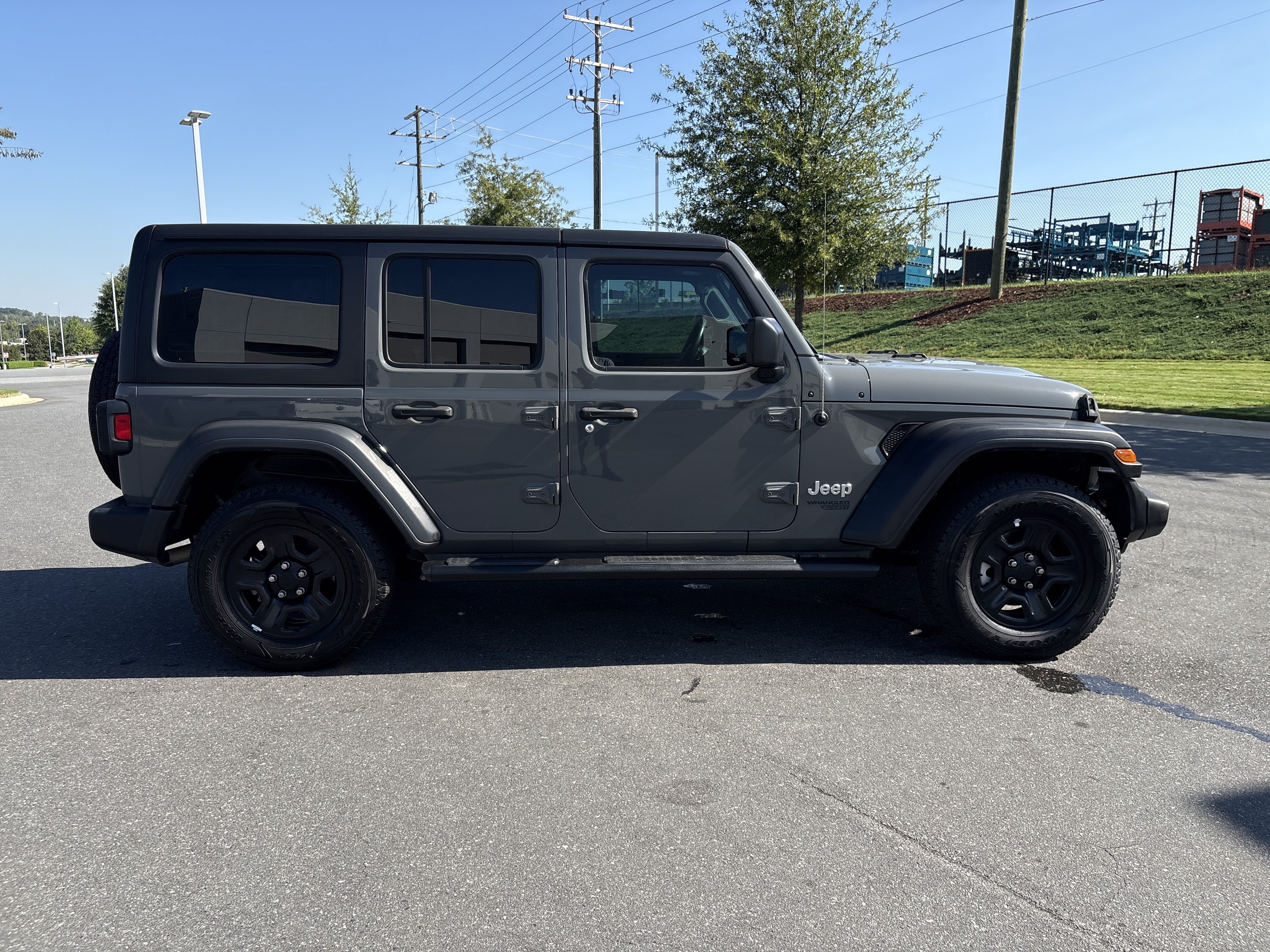 Used 2018 Jeep Wrangler Unlimited Sport AWD/4WD image 10
