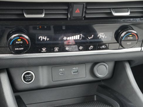 Certified 2022 Nissan Rogue SV image 18