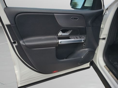 Certified 2022 Mercedes-Benz GLB 250 image 15