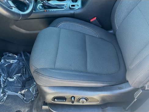 Used 2020 Chevrolet Traverse LT image 17