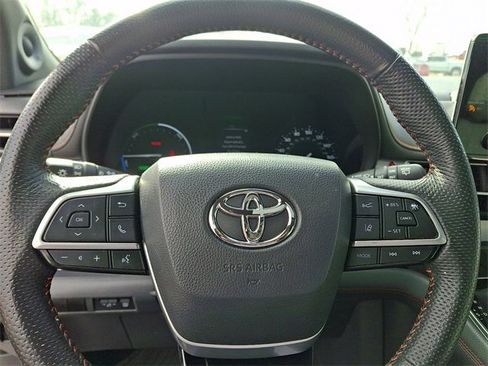 Used 2023 Toyota Sienna XSE w/ XSE Plus Package image 20