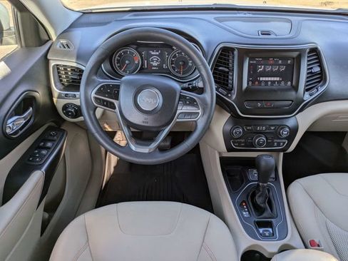 Used 2019 Jeep Cherokee Latitude w/ Popular Appearance Group FWD image 16