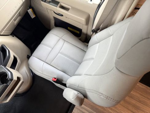 Used 2023 Ford E-450 and Econoline 450 Super Duty w/ Motorhome Prep Package image 79