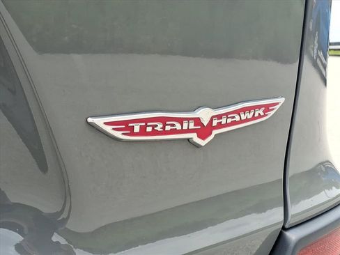 Used 2022 Jeep Cherokee Trailhawk AWD/4WD image 26