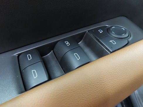 Used 2024 GMC Canyon AT4 w/ AT4 Premium Package image 56