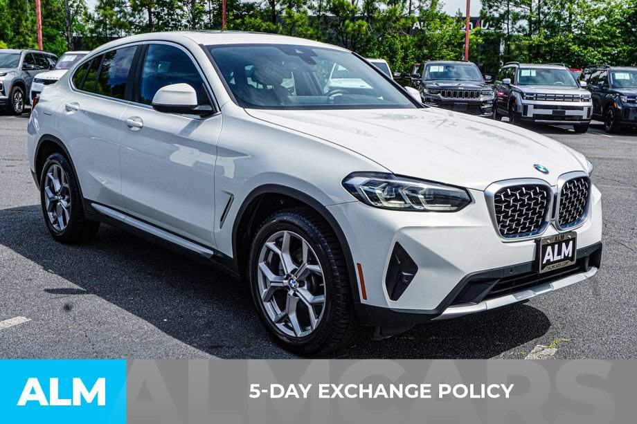 Used 2025 BMW X4 xDrive30i AWD/4WD image 3