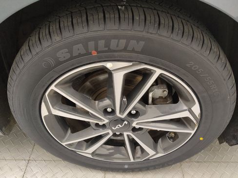 Used 2024 Kia Forte LXS FWD image 31