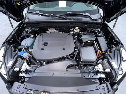 New 2026 Volvo XC40 B5 Plus w/ Protection Package Premier image 15