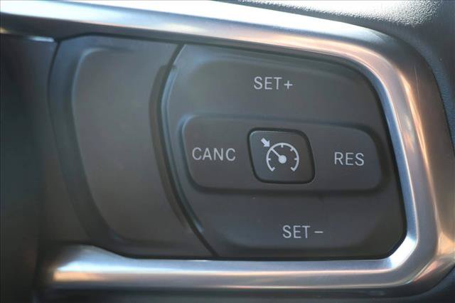 Used 2023 Jeep Wrangler Unlimited Sahara w/ Cold Weather Group AWD/4WD image 17