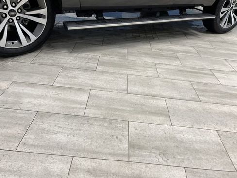 Used 2021 Ford Expedition Platinum image 39