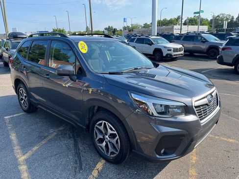 Used 2021 Subaru Forester Premium AWD/4WD image 3
