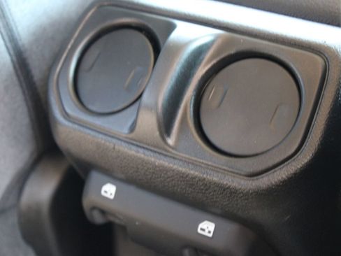 Used 2025 Jeep Wrangler Unlimited Sport AWD/4WD image 26