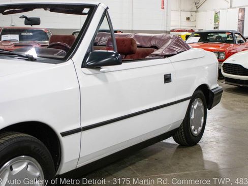 Used 1991 Dodge Shadow Convertible image 22