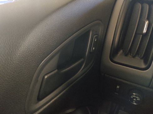 Used 2019 Chevrolet Colorado W/T RWD image 27