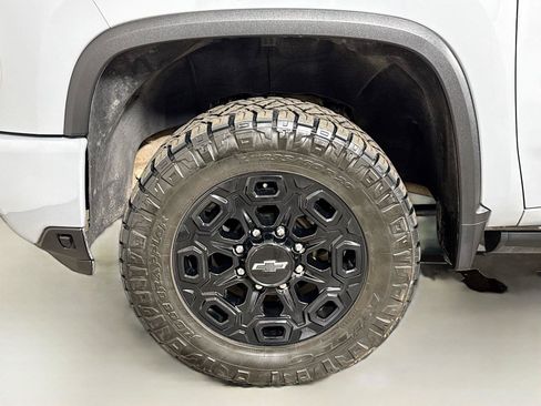 Used 2024 Chevrolet Silverado 2500 LTZ w/ LTZ Plus Package AWD/4WD image 30
