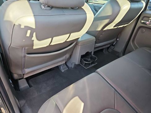 Used 2019 Nissan Frontier SL image 19