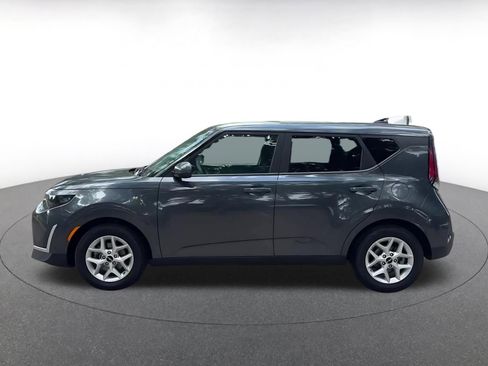 Used 2025 Kia Soul LX w/ LX Technology Package FWD image 10