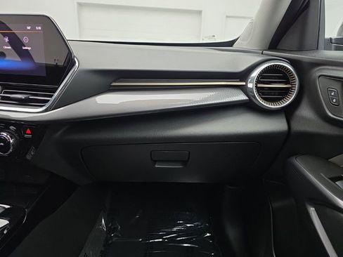 Used 2025 Chevrolet Trax ACTIV w/ Sunroof Package image 33