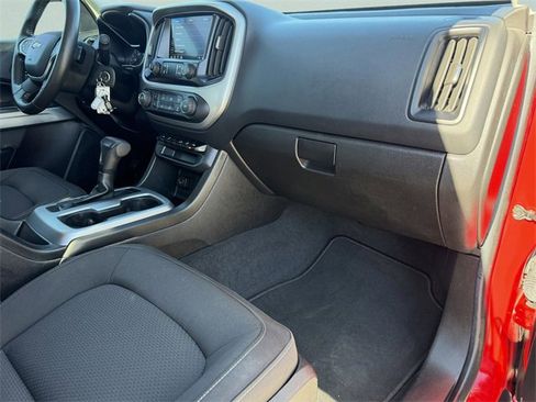 Used 2020 Chevrolet Colorado LT w/ Colorado RST Special Edition image 27