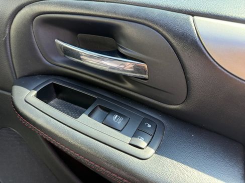 Used 2020 Dodge Grand Caravan GT FWD image 39