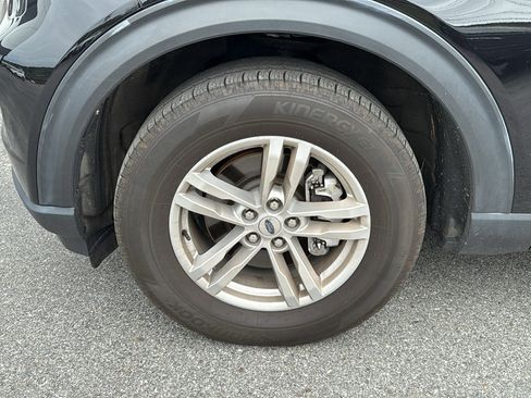 Used 2022 Ford Explorer XLT w/ Equipment Group 202A image 11