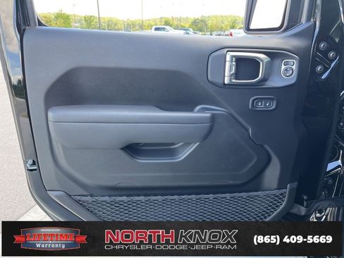 New 2025 Jeep Gladiator Rubicon w/ Convenience Group image 5