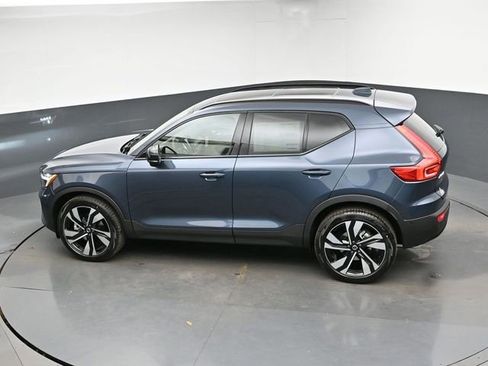 New 2026 Volvo XC40 B5 Plus w/ Climate Package AWD/4WD image 48