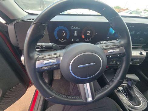 Used 2025 Hyundai Kona SEL FWD image 6