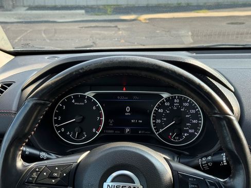 Used 2022 Nissan Sentra SR w/ SR Premium Package FWD image 18