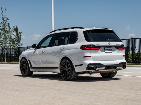 Used 2025 BMW X7 M60i w/ Climate Comfort Package AWD/4WD image 7