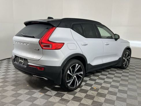 Used 2020 Volvo XC40 T5 R-Design image 8