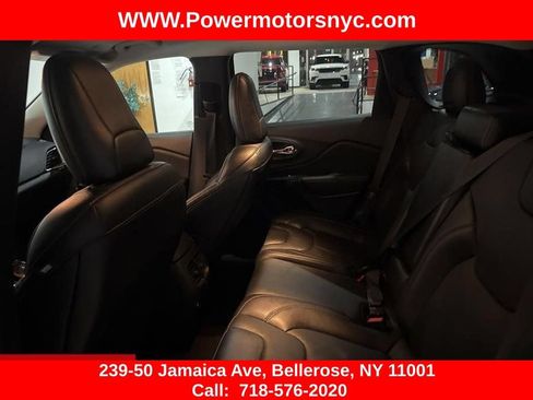 Used 2023 Jeep Cherokee Altitude Lux AWD/4WD image 25