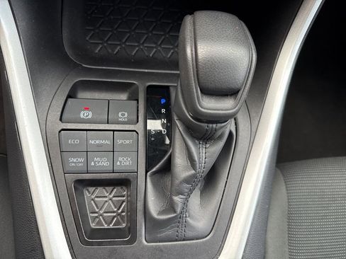 Used 2024 Toyota RAV4 LE image 23