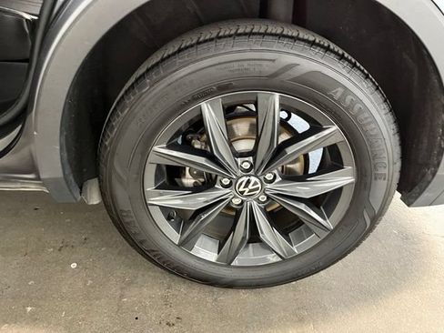 Used 2024 Volkswagen Tiguan SE FWD image 26