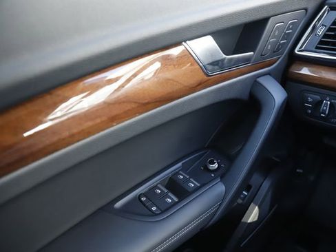 Used 2023 Audi Q5 2.0T Premium Plus image 24