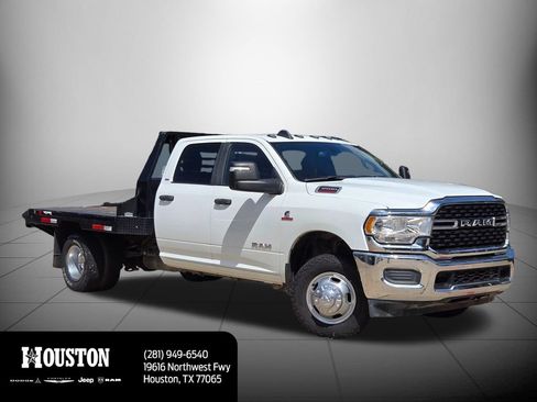 Used 2024 RAM 3500 SLT w/ Quick Order Package 2YG SLT AWD/4WD image 3