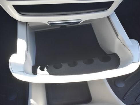 Used 2020 Chrysler Pacifica Touring-L FWD image 30