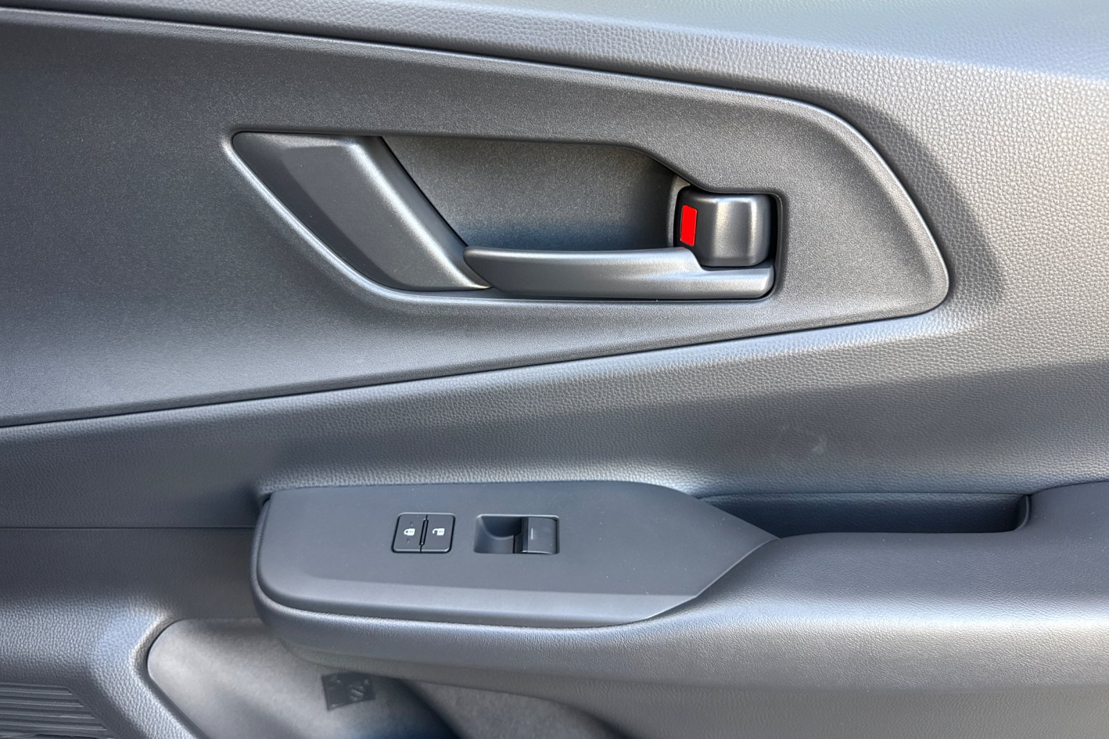 New 2027 Toyota Prius Plug-In Hybrid FWD image 18