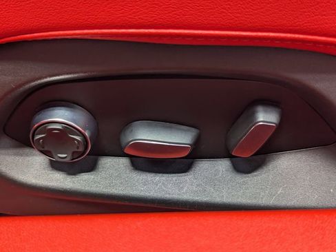 Used 2023 Chevrolet Corvette Stingray Premium Conv w/ Z51 Performance Package image 12