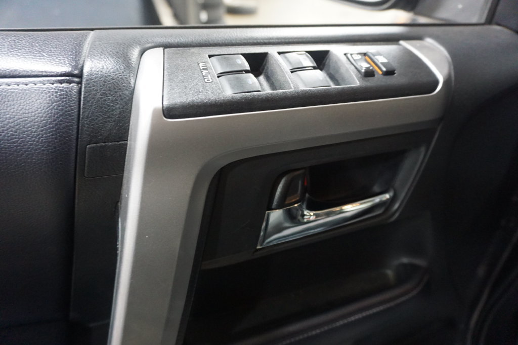 Used 2018 Toyota 4Runner SR5 RWD image 3